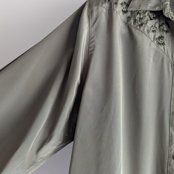 Vintage ORLY Embroidered Leopard with bejewelled eyes button down top - Picture 8 of 10